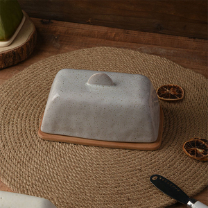 Beurrier en porcelaine de style vintage avec couvercle pour réfrigérateur, comptoir et cuisine moderne - Product Image 5