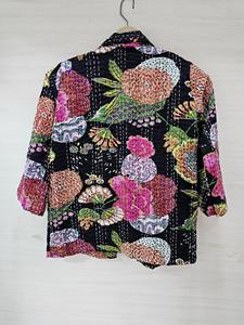 Chaqueta de Algodón Bohemia Reversible, Acolchada con Kantha Floral, Transpirable, Ecológica y de Secado Rápido - Product Image 6