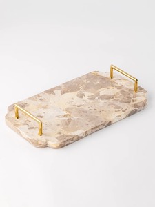 Bandeja de servir de metal con acabado dorado Marble Bass, bandeja metálica para servir en el hogar, hoteles, restaurantes y bares. - Product Image 2