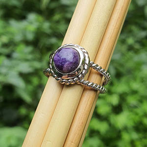 Bagues en pierre de charoite originales à double bande torsadées pour femmes Bijoux en argent sterling 925 de l'Inde Fournisseurs de bijoux en gros - Product Image 2