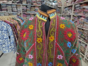 Chaqueta de Terciopelo Transpirable de Manga Larga con Cuello Redondo para Mujer, Estampado Floral a Mano, Forro de Algodón, Estilo Prairie, para Otoño e Invierno - Product Image 4
