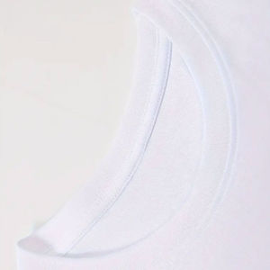 Camiseta Serigrafiada al por Mayor, Serie Signature, Tinta Ecológica a Base de Agua de Tacto Suave, Logotipo Personalizado, Sialkot - Product Image 3