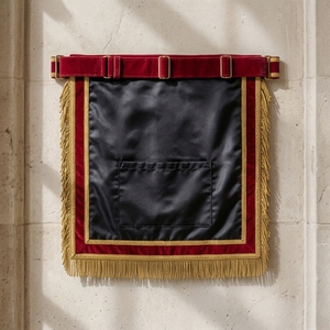 Badge de tablier maçonnique personnalisé en velours rouge, brodé, avec franges dorées, Aigle à double tête 3D et Œil qui voit tout, rectangulaire en forme de V - Product Image 5