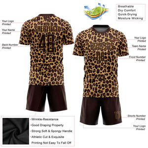 Les experts en services professionnels contrôlent la phase de contrôle de l'impression pour chaque commande de maillots de football personnalisés par sublimation. - Product Image 3
