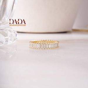 Bague Éternité Raffinée en Diamants Baguette avec Diamants de Laboratoire – Bijou Chic Quotidien, Idéal pour Anniversaire et Cadeau d'Anniversaire - Product Image 1