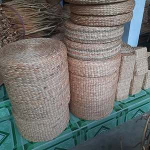 Otomana de Jacinto de Agua Vietnamita Tejida a Mano, Hecha de Fibra Natural para Sentarse, como Reposapiés, Decoración de Salón, Dormitorio y Áreas de Estar - Product Image 2