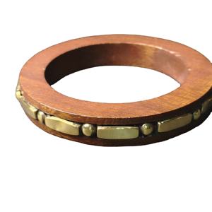 Elegante Brazalete de Madera de Sheesham Oscuro con Incrustaciones Continuas de Latón - Brazalete de Madera Geométrico y Elegante - Hecho a Mano con Alta Calidad - Product Image 1