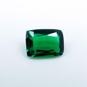 Émeraude de laboratoire : Pierre précieuse verte zambienne de 0,80 ct, taille coussin - Product Image 4