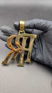 Colgante Personalizado con Letras RR Superpuestas, Plata de Ley 925, Totalmente Cubierto de Moissanita, Corte Princesa, Estilo Hip Hop - Product Image 5
