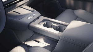 Vo <span class=keywords><strong>lvo</strong></span> XC70 B5 AWD Momentum Premium Luxury SUV Smart Tech Intérieur en cuir Design scandinave Caractéristiques de sécurité Main gauche - Product Image 3