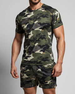Conjunto Deportivo Personalizado de Camiseta de Manga Corta y Pantalones Cortos de Gimnasio con Camuflaje Digital Sublimado - Product Image 1