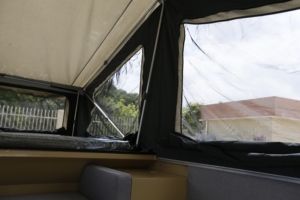 Remolque <span class=keywords><strong>de</strong></span> Camping Todoterreno 4x4 <span class=keywords><strong>de</strong></span> Alta Resistencia con Piso Rígido Plegable hacia Adelante y Suspensión Independiente - Product Image 3