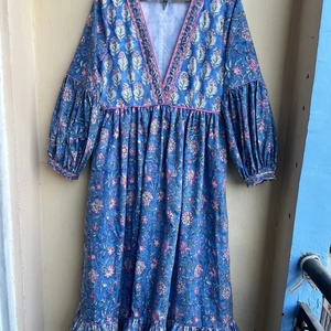 Robe longue maxi bohème en coton imprimé floral, col en V, manches longues, tenue décontractée, 100 % coton, collection 2026, vente chaude - Product Image 1