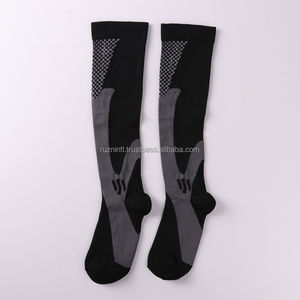 Chaussettes décontractées pour hommes à rayures, en coton doux extensible, matière respirante anti-transpiration, port quotidien confortable - Product Image 1
