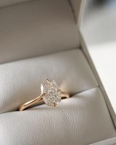 Bague solitaire en moissanite taille ovale, or 14 carats, bague de fiançailles, bijoux fins de luxe, vente en gros - Product Image 2