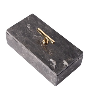 Caja de Almacenamiento de Joyas de Mármol Negro de Lujo con Elegante Asa Dorada, Organizador de Piedras Hecho a Mano, Moderno y Decorativo - Product Image 1