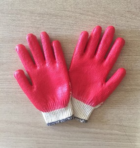 ถุงมือถักเคลือบยางลาเท็กซ์สีแดง ป้องกันการบาด ทนทาน ใช้ได้ทั้งสองมือ แบบสวม ป้องกันสำหรับทำความสะอาดบ้าน - Product Image 3
