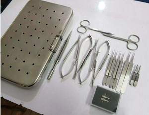 Ensemble d'instruments de chirurgie ophtalmique en acier inoxydable, micro-ciseaux, porte-aiguille avec boîte de stérilisation autoclavable - Product Image 1