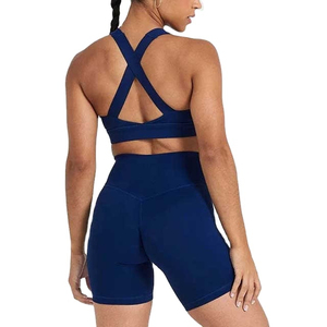 Ensemble de sport décontracté 2 pièces bleu pour femme en Spandex/Coton tricoté, respirant, séchage rapide, écologique, avec haut dos nu et short au genou, couleur unie - Product Image 2