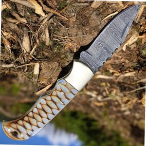 Couteaux pliants raffinés pour la chasse avec manche effet bois bleu, lame brillante et étui en cuir marron pour la chasse, le camping et la randonnée - Product Image 6