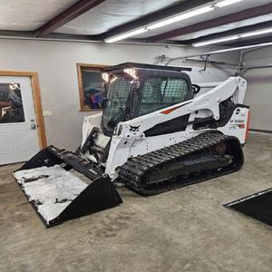 Entrega Rápida: Piezas Esenciales para Minicargadora Bobcat T740 con Motor Diésel, Rodamientos, Bomba y Caja de Cambios para Máxima Potencia - Product Image 1