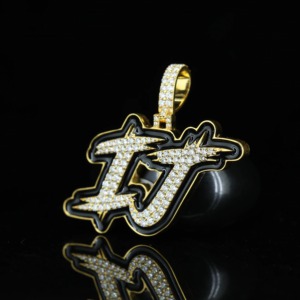 Colgante de Letra Bicolor con Incrustaciones de Moissanita, Chapado en Oro de 18K, Corte Brillante Redondo, Estilo Hip Hop, para Uso Diario - Product Image 1