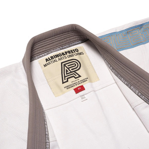 Albino and Preto Batch 7 Grey Skies, Suministro Profesional de Alta Calidad, Kimono de Jiu Jitsu Brasileño, Gi de BJJ de Alta Calidad - Product Image 6