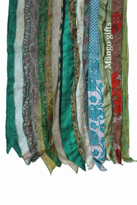 Lot en gros de foulards, bandeaux et textiles vintage en soie indienne Sari Saree, patchwork, style bohème gypsy, Mango Gift, pour la mode bohème et l'art textile - Product Image 3