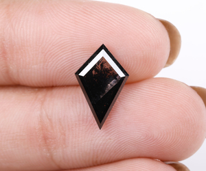 เพชรทรงไคท์คัท 2.30 กะรัต ทรงเกลือพริกไทย เจาะด้วยเลเซอร์ เพชรเลี้ยงในห้องปฏิบัติการแบบเม็ดเดี่ยว เพชรเกลือพริกไทยแบบสั่งทำพิเศษ ราคาขายส่ง - Product Image 6