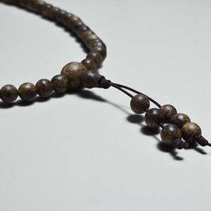 กำไลข้อมือไม้กฤษณาเวียดนามแท้ ขนาด 6 มม. 108 เม็ด ขายส่ง รุ่น B7-026 - Product Image 1