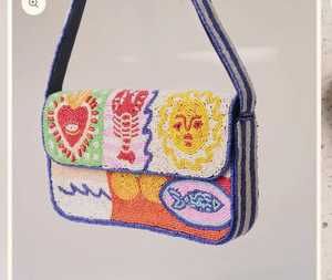 Bolso Lavable Hecho a Mano con Cuentas de Vidrio Florales, Forma Rectangular, Ribete Verde, Base Blanca, Bordado de Poliéster, Arte Coleccionable - Product Image 1