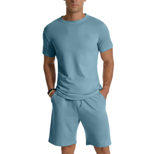 Venta al por mayor de conjuntos deportivos cortos de verano para hombre en colores sólidos, camisetas de moda casual y estilo urbano para jóvenes y adultos. - Product Image 3