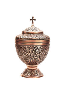 Urnas de recuerdo de latón para cenizas con intrincados grabados hechos a mano por artesanos expertos para un recuerdo único - Product Image 5