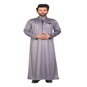 Qamis gris en polyester pour homme, à manches longues, col montant, boutons sur le devant, détail poche, longueur ras du sol, robe traditionnelle arabe Jubba - Product Image 2