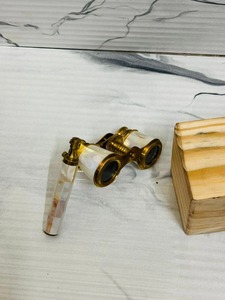 Gafas de Ópera Vintage de Latón y Binoculares de Nácar - Coleccionable de Teatro Hecho a Mano para el Día de la Tierra y Fiestas de Cumpleaños - Product Image 4