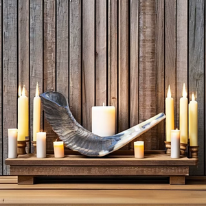 Shofar en corne de bélier naturelle, semi-polie, taillée à la main : Instrument de prière juif authentique - Product Image 1
