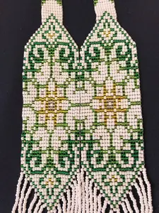 Collar de cuentas Gerdan ucraniano tradicional verde y blanco, de moda, collar tejido a la mano, collar de cuentas colorido de Ucrania - Product Image 5