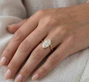 Bague de fiançailles en or massif 14 carats avec diamant marquise de 1,25 ct, sertie clos, solitaire bypass pour femme, bagues en diamant de laboratoire, bijoux fins - Product Image 5