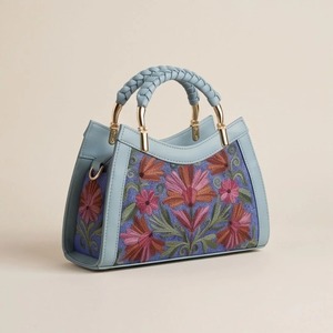 Bolso de Mano con Bordado Crewel de Cachemira, Color Verde Salvia con Flores de Margarita Multicolores, Compre Directamente al Diseñador - Product Image 4