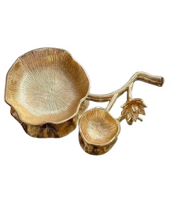 จานดอกบัวสีทองสุดฮิตพร้อมชามเล็ก ชิ้นงานตกแต่งหรูหราสำหรับรับประทานอาหารและโอกาสพิเศษ - Product Image 1