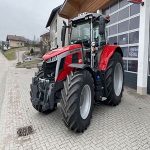 Tracteurs agricoles multifonctionnels d'occasion Massey Ferguson 6S.180 'Dyna-VT' 2024, 180 CV, 4 roues motrices, transmission par engrenages, haute productivité, à vendre - Product Image 1