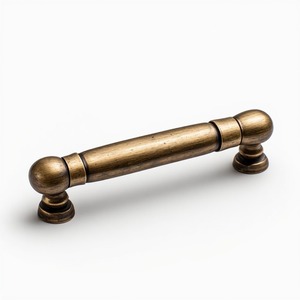 Poignée de porte finition satinée de qualité supérieure, conçue pour les espaces de vie modernes, offrant une prise en main fluide et une durabilité accrue - Product Image 1