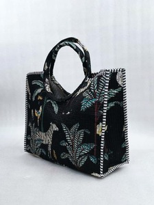 Sac fourre-tout matelassé fait main pour femme, sac à bandoulière pour le shopping - Product Image 1