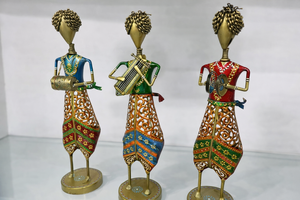 Figurines Art Déco Métalliques Traditionnelles - Décoration Amovible pour Salon de Retraite - Product Image 2