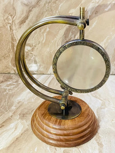 Lupa de Escritorio Vintage con Base de Madera y Soporte de Latón Ajustable para Oficina y Lectura - Product Image 6