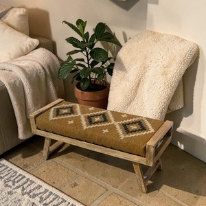 Banc ottoman traditionnel fait main en jute Kilim avec pieds en bois, rembourré style bohème, repose-pieds fixe multicolore, ottoman d'appartement écologique - Product Image 6
