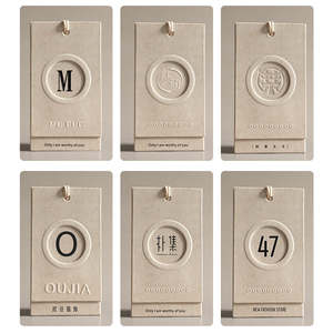 Etiqueta colgante de papel con logotipo personalizado, de lujo, reciclada, para ropa, prendas de vestir, trajes de baño, con relieve, para ropa - Product Image 3