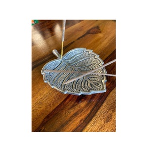 Porta Incienso Metálico en Forma de Hoja Disponible a Precio de Mayoreo - Product Image 4