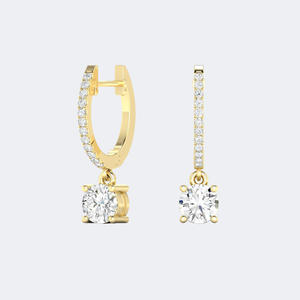 Boucles d'oreilles pendantes Huggie linéaires serties de diamants ronds 1,15 carat au total, montées à griffes et pavé, dans un cadre de joaillerie fine - Product Image 4