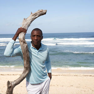 Camisa Casual Unisex de Manga Larga Ultifresh UDF27, Color Sólido, Logotipo Personalizado en el Frente, Botones, Suministro ODM, Transpirable, de Secado Rápido, Tejido de Poliéster - Product Image 2